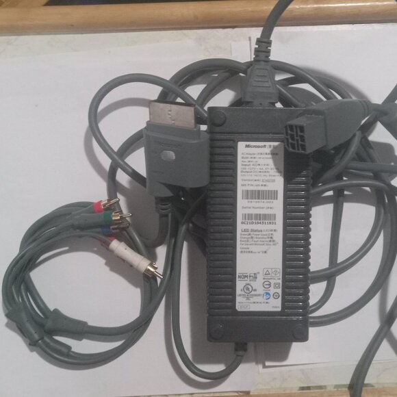 Xbox 360 Original BUNDLE AV + 150W AC Adapter Cord Official Power Cable OEM - Picture 1 of 2